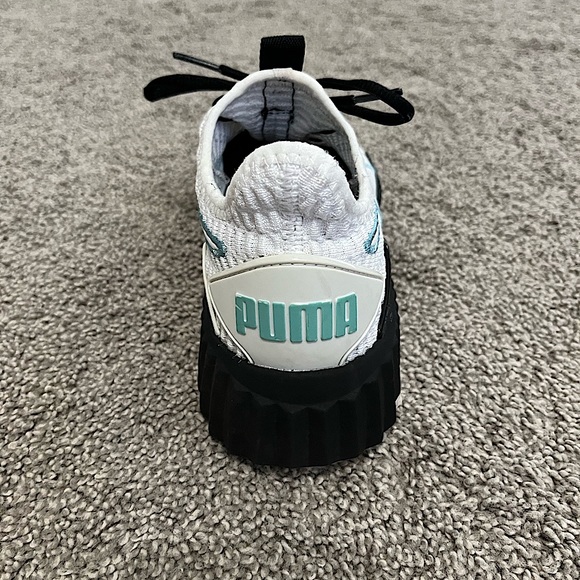 Puma women’s black, blue, and white mesh sneakers 🩵 - Picture 6 of 7